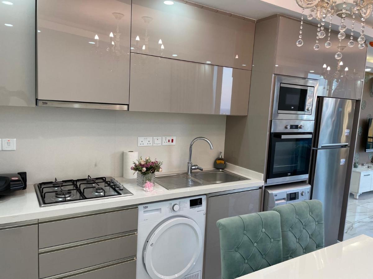 شقة Elegant 2+1 Flat In The Heart Of Kyrenia + Wifi المظهر الخارجي الصورة
