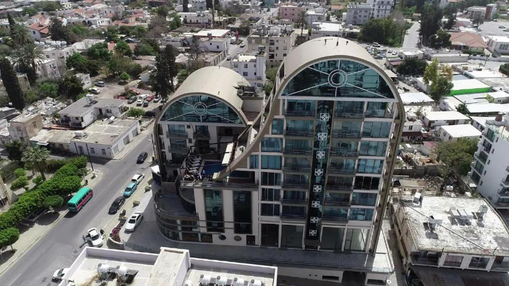 شقة Elegant 2+1 Flat In The Heart Of Kyrenia + Wifi المظهر الخارجي الصورة